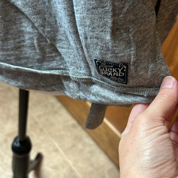 LUCKY Brand Grey Henley w/buttons - L - Picture 5 of 7